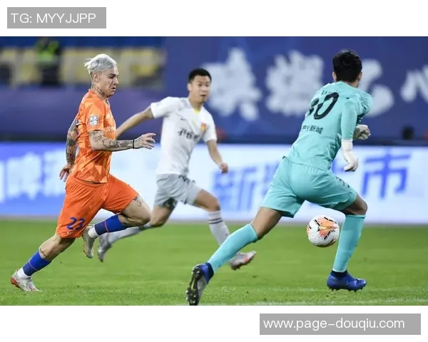 佛柔与山东鲁能的激烈对决展现中超足球的魅力与激情 佛柔与山东鲁能的激烈对决展现中超足球的魅力与激情